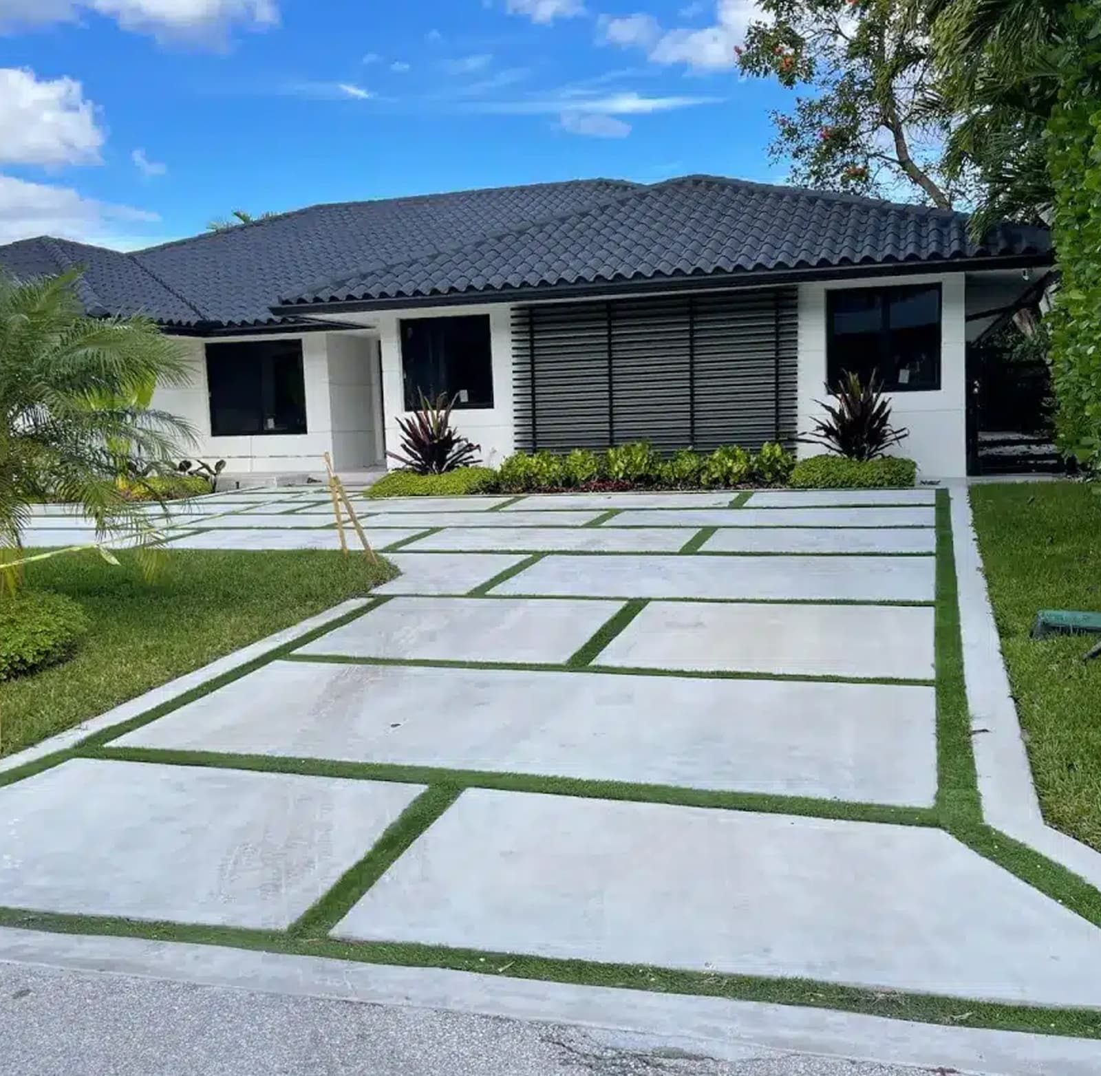 Homeowners Are Ditching Plain Concrete for Pavers Homeowners Are Ditching Plain Concrete for Pavers